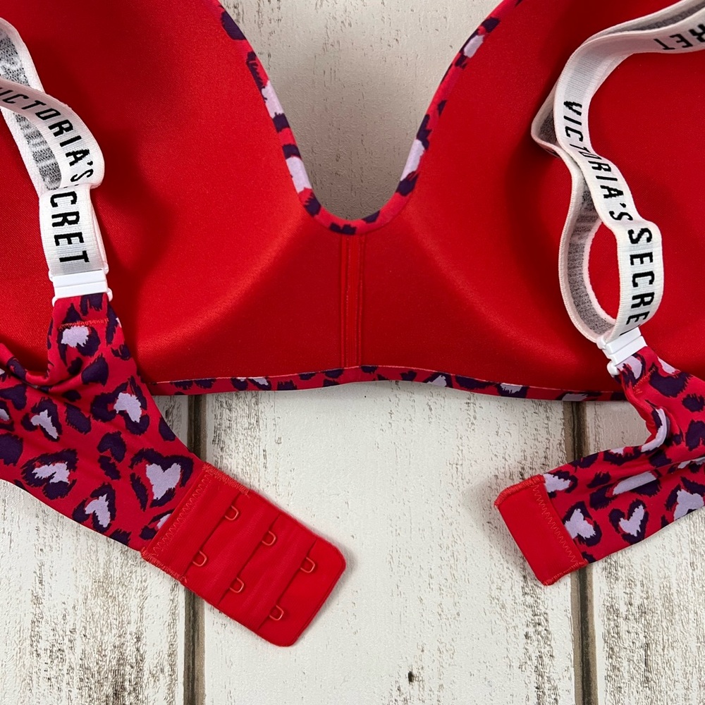 36C Victoria’s Secret T-Shirt Lightly Lined Wireless Bra Logo Strap Heart Print - Picture 7 of 9